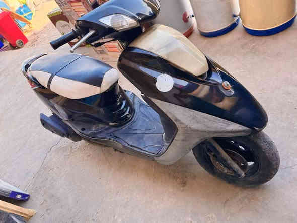 مرحبا للبيع بريز نكرة سلف يشهد الله محرك كلش حلو مال جناي اوراق كاملة كلشي بيهة حلو امانت الله 
السعر 400 مجال حك الجية 
العنوان بغداد جميلة العلوة مال طحين 
الاتصال ***********  شراي يتصل مكلف بل نشر بغداد
