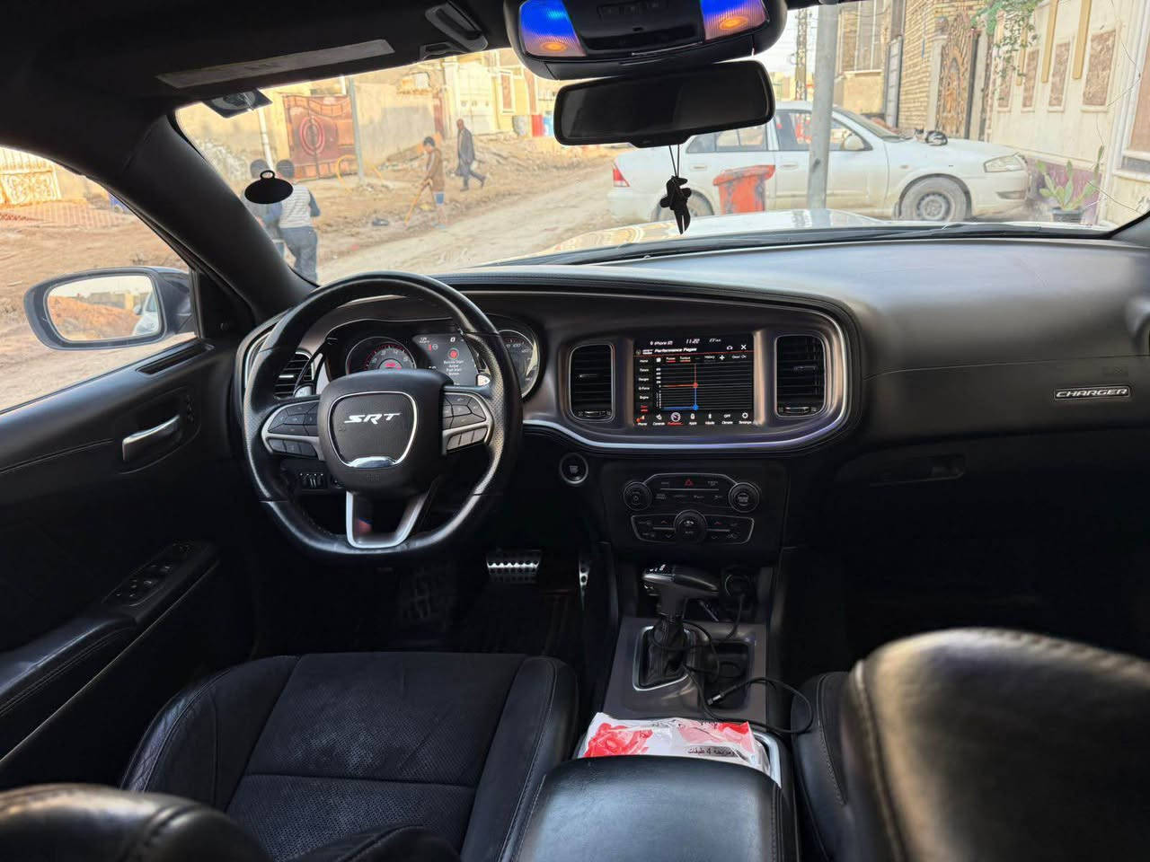 السلام عليكم دوج جارجر سكات باك موديل 2019اصل تو ويل مكينه 8/سلندر حجمه 6400 ماشيه 58ميل حادثه بلمقدمه بدون شواصي بدون ارباك بس البرده وبيه رشات صبغ بدون دواخل جان عليه وشم وشلته فول عدا الفتحه صون بلاد رعيد رقم بغداد الدولي باسم صديقي تحويل مباشر لون بحري مكاني ديوانيه سعره 175ت*********** ديوانية, القادسية
