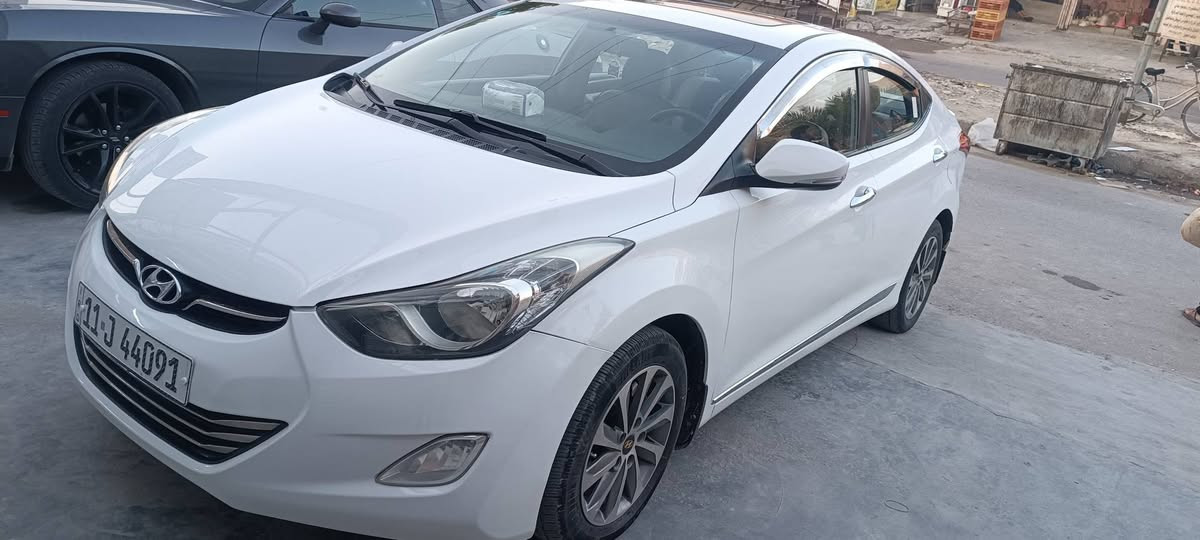 خليجي موديل 13 مكينة 1800 نظيفه 
رقم بغداد جديد باسمي حداديه جيده 
السعر 115 
مكان بغداد ***********
