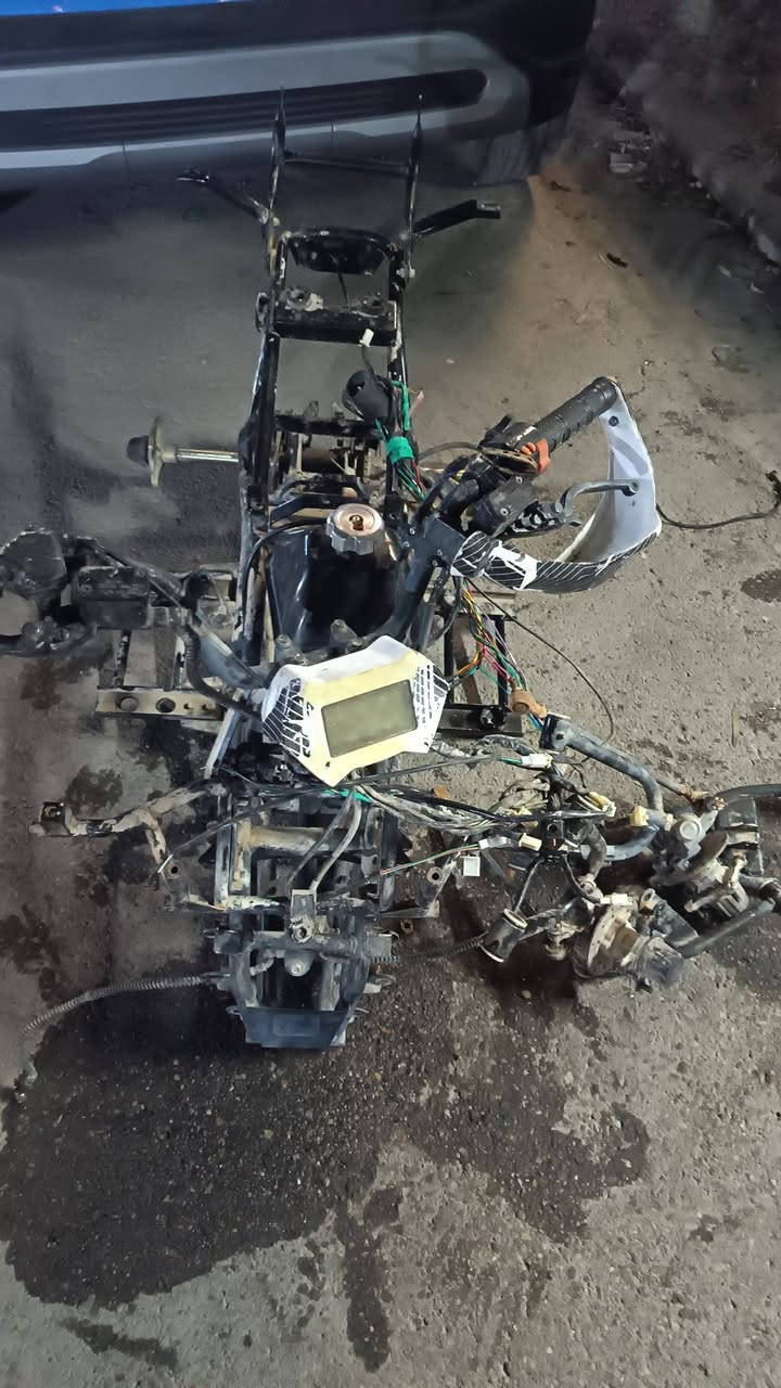 دراجه رباعي كامله فقط مفصخه تفيد للتفصيخ يرادلها فقط شد السعر ١٠٠ الف 
***********
