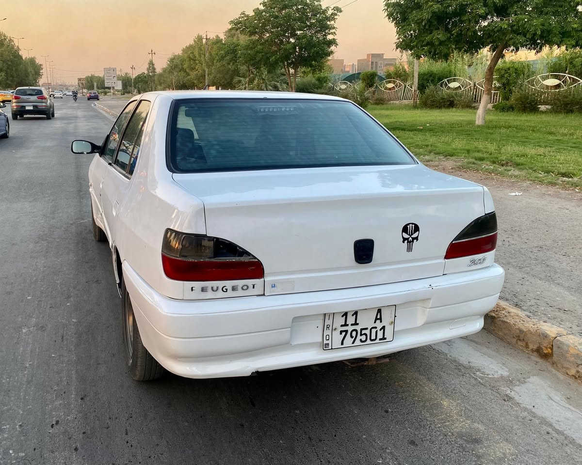 سلام عليكم
بيجو فرنسي 306 رقم بغداد انكليزي باسمي سنويه لل30 
جهازه من كلشي كير مكينه صدر كهربائيات تبريد 
بيهه بارد بالجاملغ الامامي مال سايق والباقي كله مكفول مكان بغداد البياع 
سعرهه مناسب 
***********

