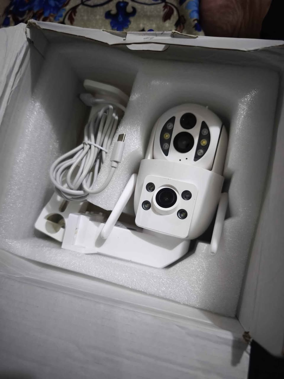 مراقبة للبيع
عدستين (فوك ثابت + جوه متحركة)
تشتغل على الموبايل 📱
تعمل على الطاقة الشمسية ☀️
رؤية ليلية + كشف حركة
💰 السعر: 40,000 دينار فقط (نهائي)
📍 المكان: بغداد
للتواصل خاص أو. *********** بغداد, العراق
