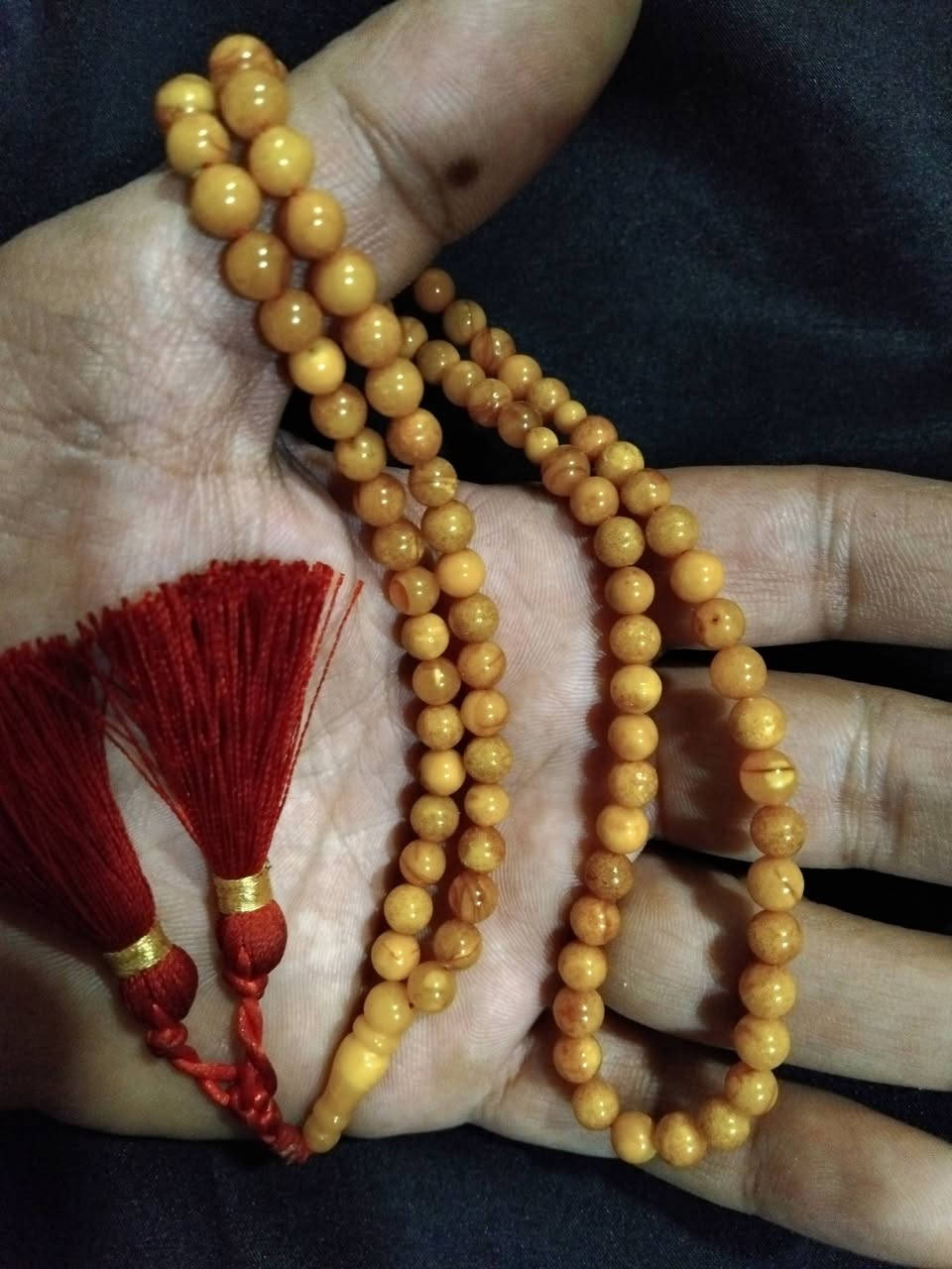 سلام عليكم 
سبحه كهرب بالوني شرط العدد الخرز 101 الوزن 10 غرامات 
السعر خاص.            او اتصال 《***********》
