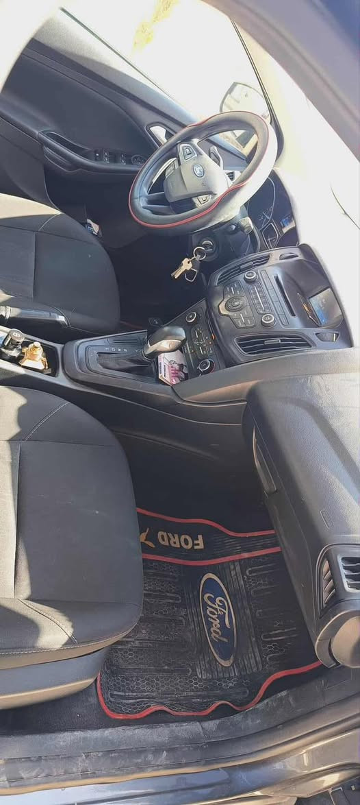 فورت فوكس
موديل 2017 
محرك 2000 دوش مرغوب بشرط لا صرف ولا نفخ
ضررها بوند وجاملغ و نص باب بدون دواخل 
ماشيه 125 
مواصفات SE
كير توماتيك 
تحكمات ستيرن 
جامات كهرب 
شاشة +كامره 
تبريد 
وباقي مواصفات معروفة 
السعر ب77 وبيه مجال 
للاستفسار اتصل على الرقم ***********
