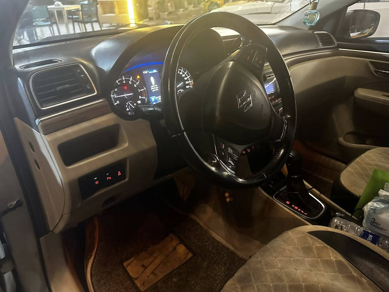 سازوكي سياز امتياز ياباني
موديل 2023 .مكينه 1.5

ابواب اماميه بصمه. بصمتين 

صندوق بصمه .دشبول صاج 

ويل كب كروم .كشنات جلد 

تحكم ستيرن 

تحكيم سرعه مع تثبيت سرعه 

مانع انزلاق 

كاميرا خلفيه دواره .حساس خلفي 

لايتات زنون +حاجب زنون +بوجكتور زنون .لد امامي خلفي .

تبريد خلفي .لد خلفي ضباب 

بلوتوث مع حاكيه .يدات نيكل 

اشاير مري. مري كهربائي 

دبل ايرباك 

حجم الويل 16 

ماشيه 82

حساسات بالويل يشير اذا نقص هواء .سبير شركه

رقم اربيل

 السعره105 

￼ العنوان بغداد 

‏رقم الهاتف ***********￼￼
