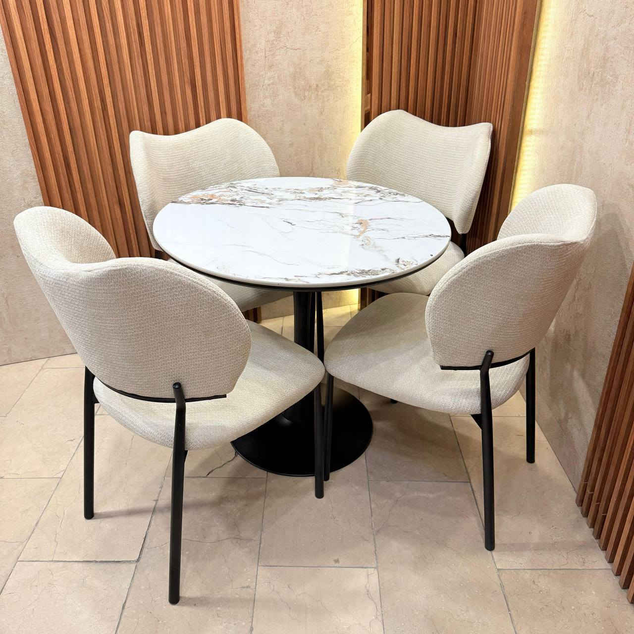 ميز طعام 4 كرسي السطح رخام مزجج قياس الميز 80 سم 
رجل الكرسي حديد صبغ حراري 
الدوشمه مخمل مقدف وتر پروف
#ميز_طعام #اثاث #اثاث_منزلي #ميز #كرسي


**إذا كنت صاحب هذا الإعلان وتريد حذفه لأي سبب، رجاءا أرسل رسالة إلى الدعم الفني**