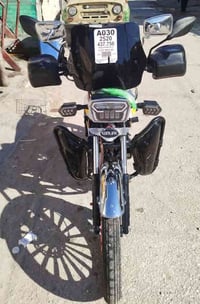 دراجة سونلك اصلي للبيع مكينة 200 ضاغطة وزنجبل مكفولة من كلشي كلهة شغال...