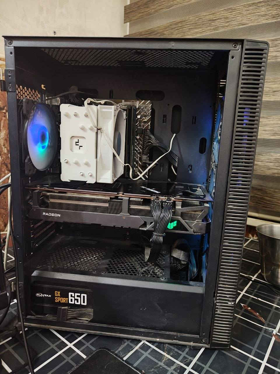 متوفر خدمة توصيل
المواصفات البيسي 

RX 6700 XT 12 VRAM
INTEL I5 12400F
16 GB DDR4 RAM 
NVME DRIVE 512 GB SSD
POWER SUPPLY GX SPORT 650W 80 PLUS
4 CASE FANS
CPU SPECIAL FAN (DEEPCOOL AG400 BK)
CASE : SAMA 

ملاحضة مهمة جدا (الكيس بدون الزجاج الجانبي مثل ما موجود بالصورة)

الشاشة
VORTEX
165HZ
27 INCH

السعر كاملا مليون دينار عراقي قفل و اذا الشاشة وحدها ب 200 و اذا البيسي وحده ب 850 قفل


**إذا كنت صاحب هذا الإعلان وتريد حذفه لأي سبب، رجاءا أرسل رسالة إلى الدعم الفني**