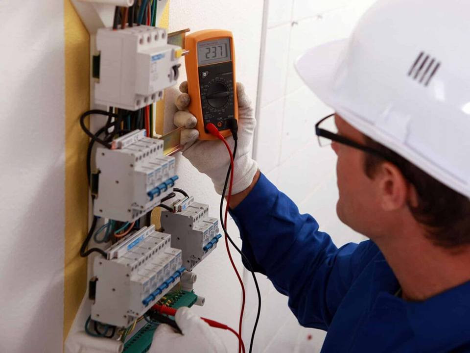 علي الكهربائي / نعمل كافة أعمال 🏚

1️⃣ربط كيبل رئيسي كشف اعطال 

2️⃣صيانه جميع أعمال الكهربائية

3️⃣عمل بوردات و سراكت حسب الطلب

الإتصال أي أستفسار 📞 *********** عمارة, ميسان
