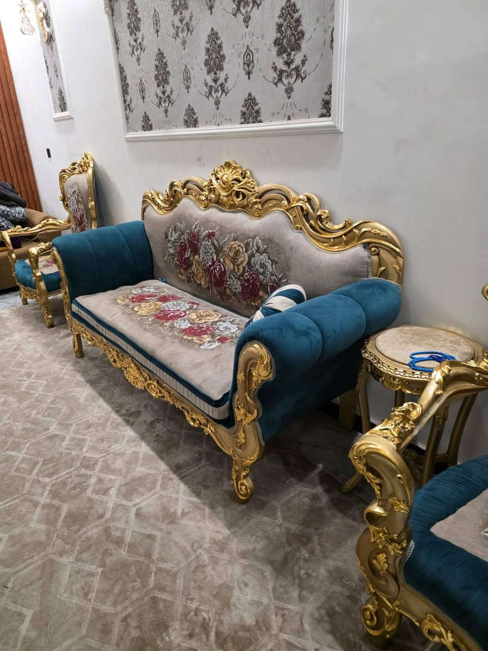 السلام عليكم تخم مصري للبيع مع طبلات العنوان بغداد الحبيببه
***********
