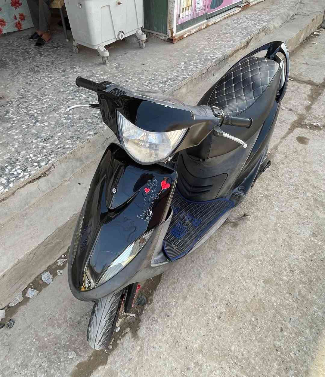 السلام عليكم 
دراجه ماكس عدله للبيع 🛵🛵
 
محرك49
اللون اسود 
دراجه وكيل
للاستفسار اتصل على الرقم*********** ديوانية, القادسية
