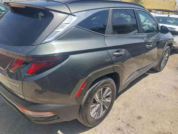 يالله السلام عليكم توسان هايبرد 2024 فول عدا الفتحة والجلد لون زيتوني ضرر(1) قطعة جاملغ عكس السايق خلفي عكس قبغ البانزين بدون دواخل بدون ايرباك بدون فتح اي شي بجم + خلفي كبس كفاله عامه تصليح درجة أولى ماشيه ٩ الف مرقم بغداد باسمي السيارة احلى من الصور بهوايي
***********
