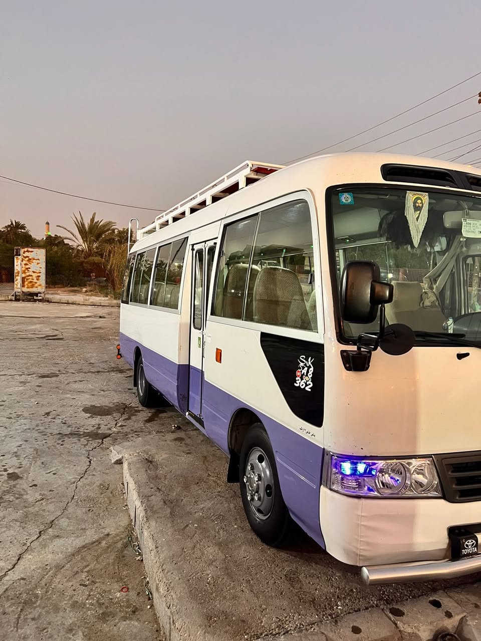 السلام عليكم كوستر 13 سياره جاهزه كير محرك اكسل السياره بيهه بس الربع مال بانزين بي تبخير بل ازرك منضومه غاز كشه ستاركس وركه اضافيه الساره جاهزه السعر 290 غير متواجد على الفيس ***********
