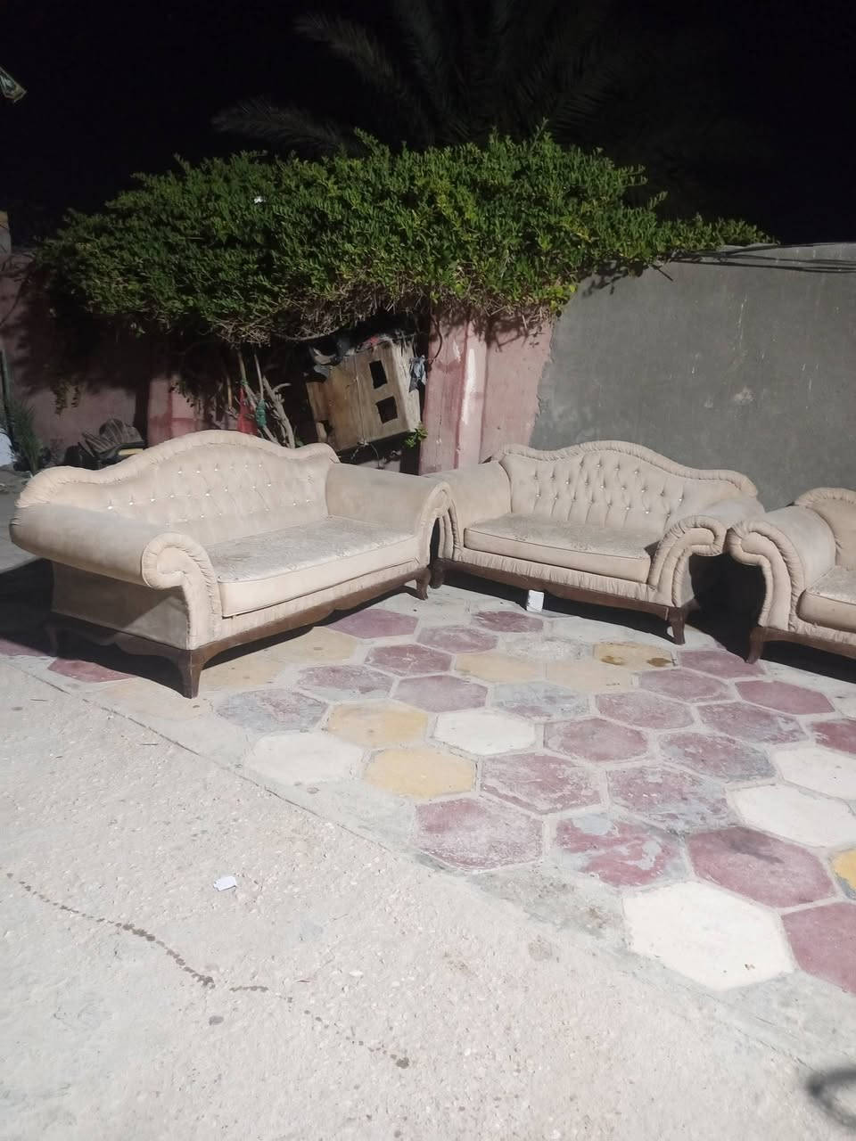 سلام عليكم خنفات البيع مستعملات قليل السعر120 وبيهن مجال مكاني كربلاء حولي ميه يم السفاره التركيه السفسار***********
