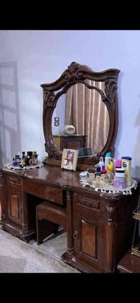 غرفه نوم للبيع  ٨ قطع ماليزي درجه اولى مستخدمه  للإستفسار واتس 0783212...