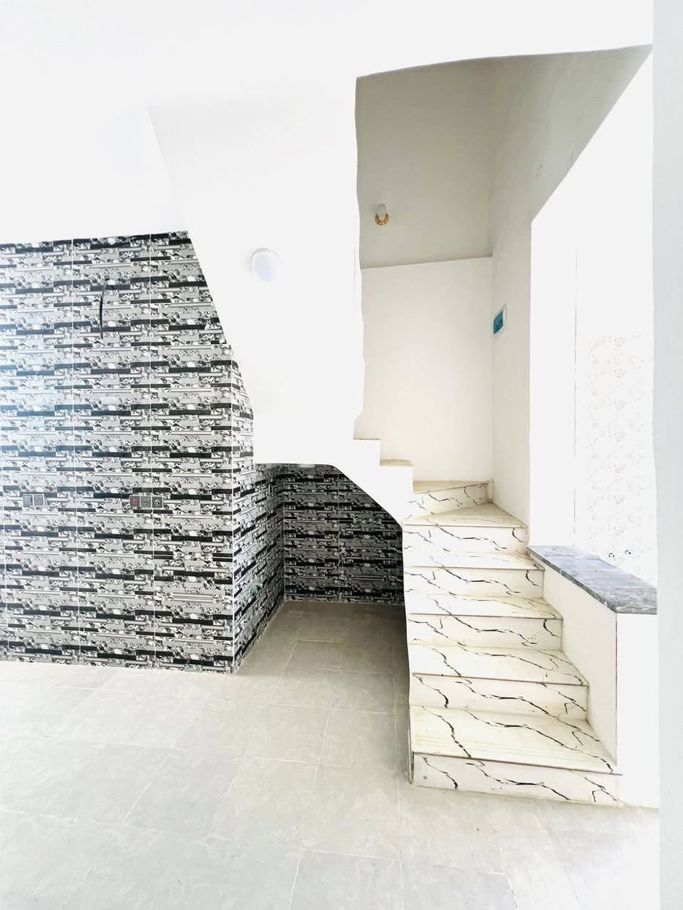 غرفتين نوم مساحه ١٠٠ م طابو زراعي ملحق حي ميسان قريب سكلة الكرعاوي
#***********

#النجف

شارع الزوار 

بناء ممتاز جداً 

شارع ١٠ متر 

خدمات كامله

#السعر ب٤٩
