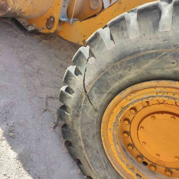 سلام عليكم 
شفل كاوسكي حجم ٨٥ موديل ٢٠١٣ عينه ليزريه
ارقام وسنويه بصره تحويل 
مكاني البصره /***********
