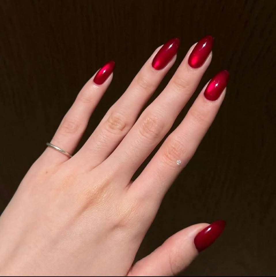 Faux ongles (Press-on nails) hand-made ghzalin b l-lon rouge chrome royal kaych3l.
Style elegant o la forme dyalhom oval,
Sahlin f l-lbs o t-7yad o t-9dri t-3awdi t-khdmi bihom ch7al mn mra.
Disponible f Errachidia, mrhba bikom. الراشدية, المغرب


**إذا كنت صاحب هذا الإعلان وتريد حذفه لأي سبب، رجاءا أرسل رسالة إلى الدعم الفني**