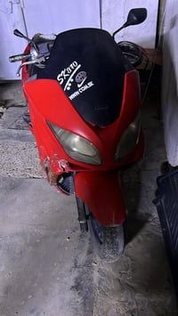 فورزه للبيع سعر 650 وبيها مجال  المكان حي الجهاد  الاتصال 07734645958