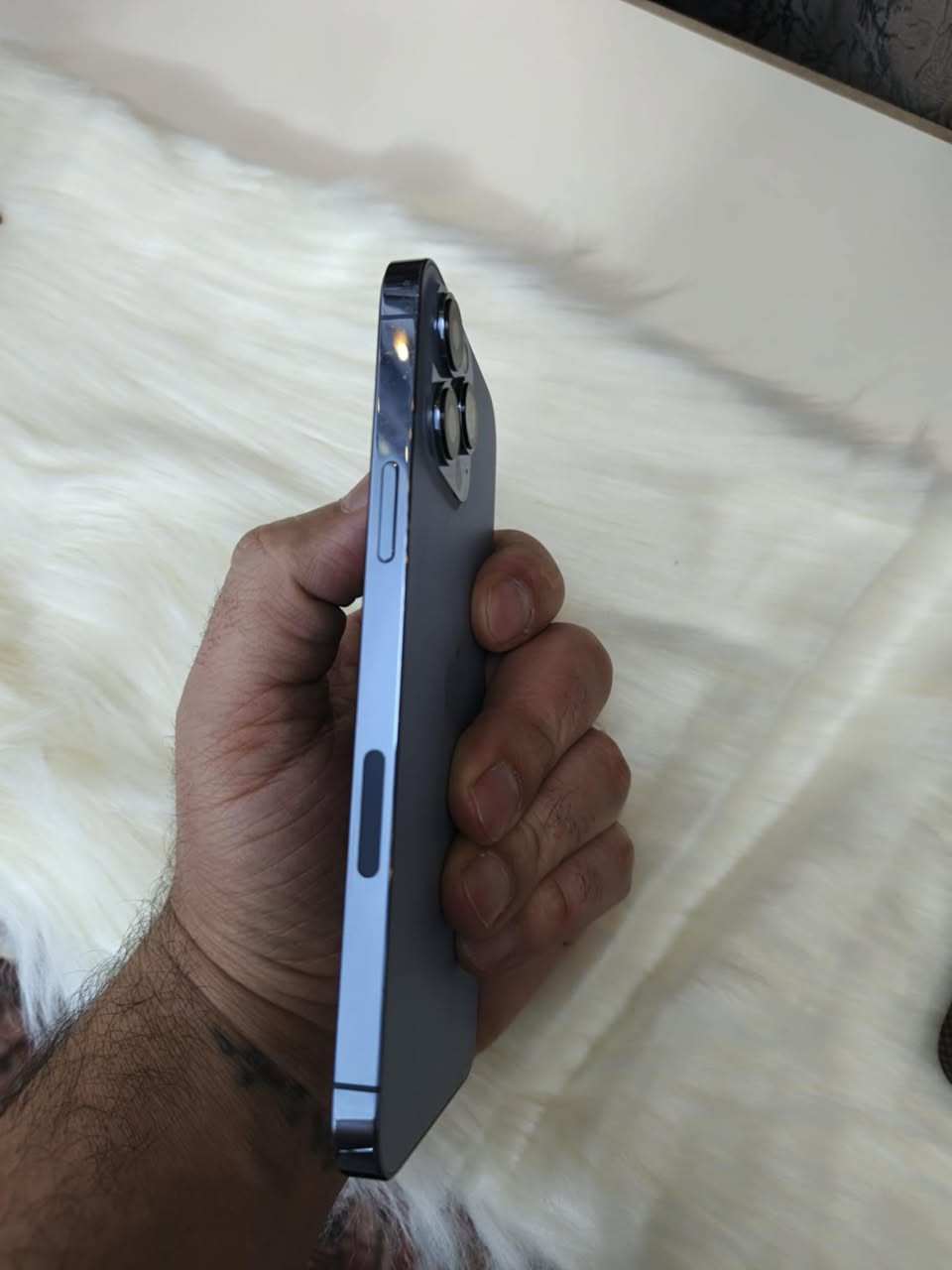 13 برو ماكس تك سيم
بطاريه 90 شرط ممصعده تاخذو 

جهاز مستبدل شاشه اصليه وبيها طبع 

ذاكره 256 السعر 480 الف 

***********
