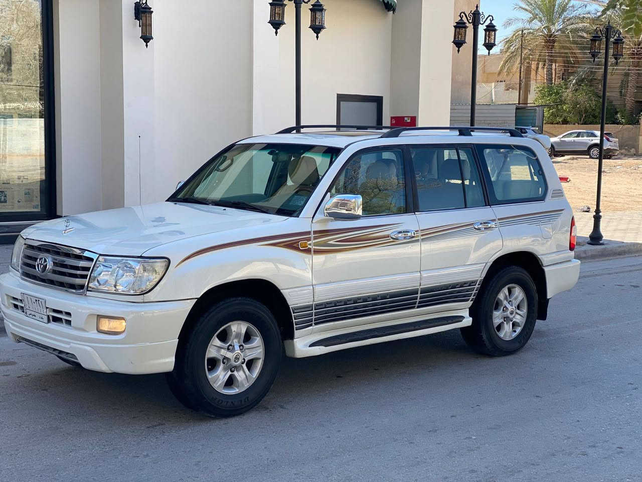 لاندكروز مديل 2006خليجي مكفوله من الضربه بيه رشات صبغ  لجماليه مكفوله من التجيه او انقلاب سياره جديده وجاهزه حداديه محرك وكير مكفولات محرك 6سلندر حجم 4000فول مواصفات شاشه فتحه كامره 7راكب 3قطع تبريد ثلاجه فورويل دبل تانكي  تبريد ثلج ❄️ رقم بغداد السعر 138للأستفسار ***********مكان كربلاء
