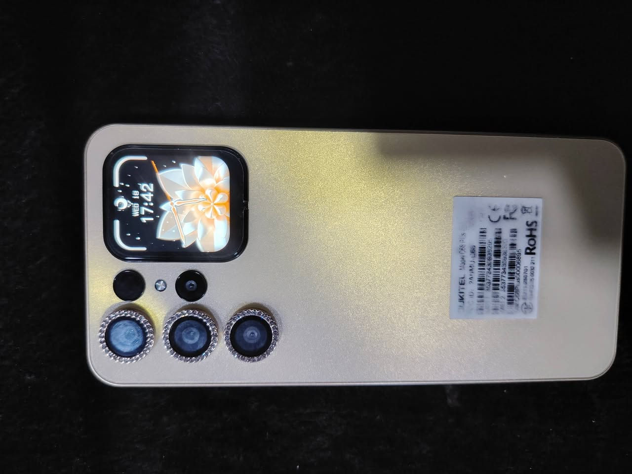 سلام عليكم 
موبايل اوكتيل للبيع  
C68 بلص لون ذهبي 
بطاريه 6000
ذاكره 128
رام 16 
حجم الشاشه 7.2
مستخدم يومين فقط جهاز بيت اغراضو مافاتحهم جديد اخذتو ب200 
185 قفل قفل ***********
