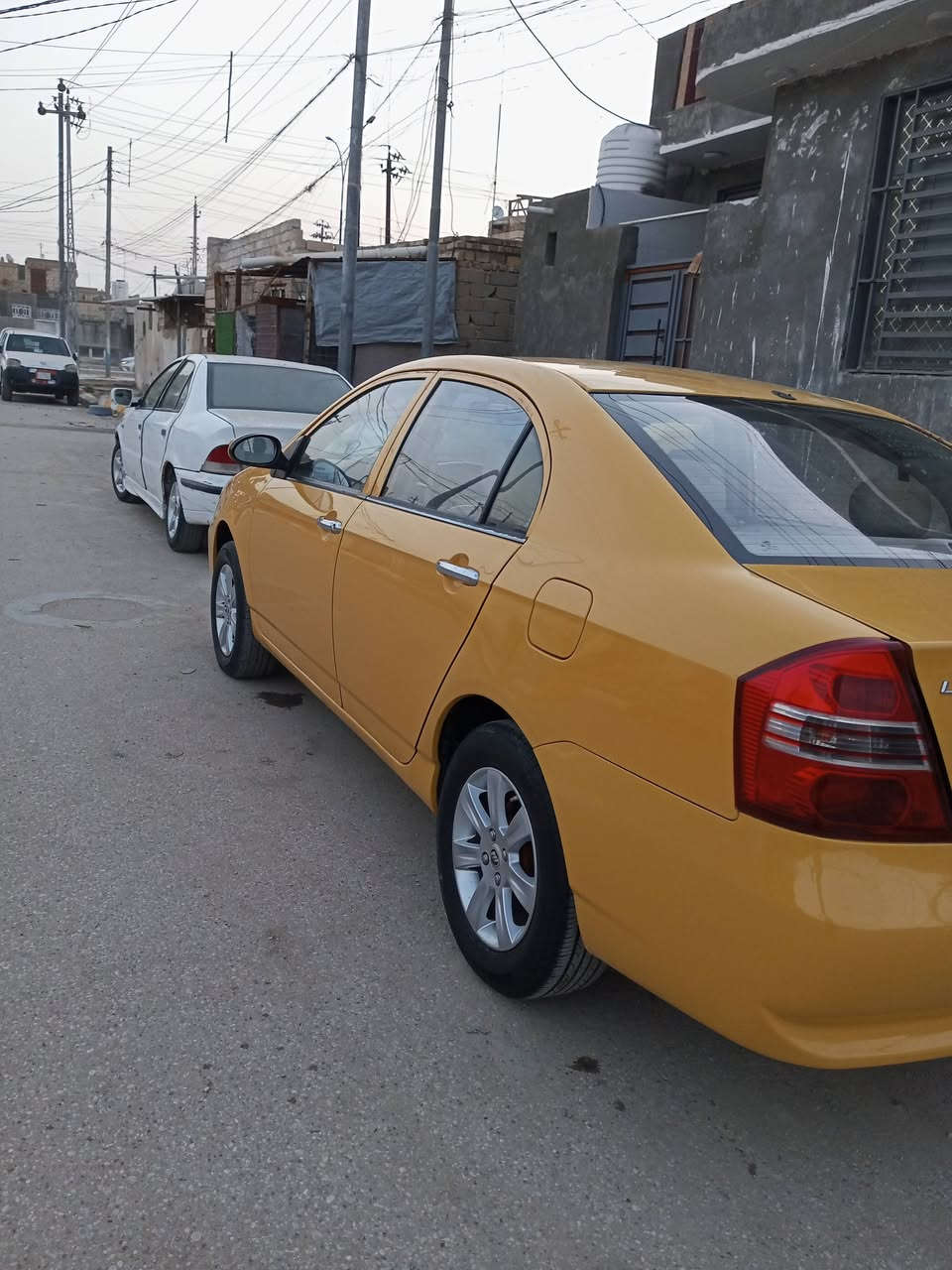 سلام عليكم اليفان مديل 11سنويه لل27 مكفوله كير ومحرك بالكارتون حداديه جديده مكان ناصري سعر 52 وبيه مجال للاستفسار الاتصال ***********
