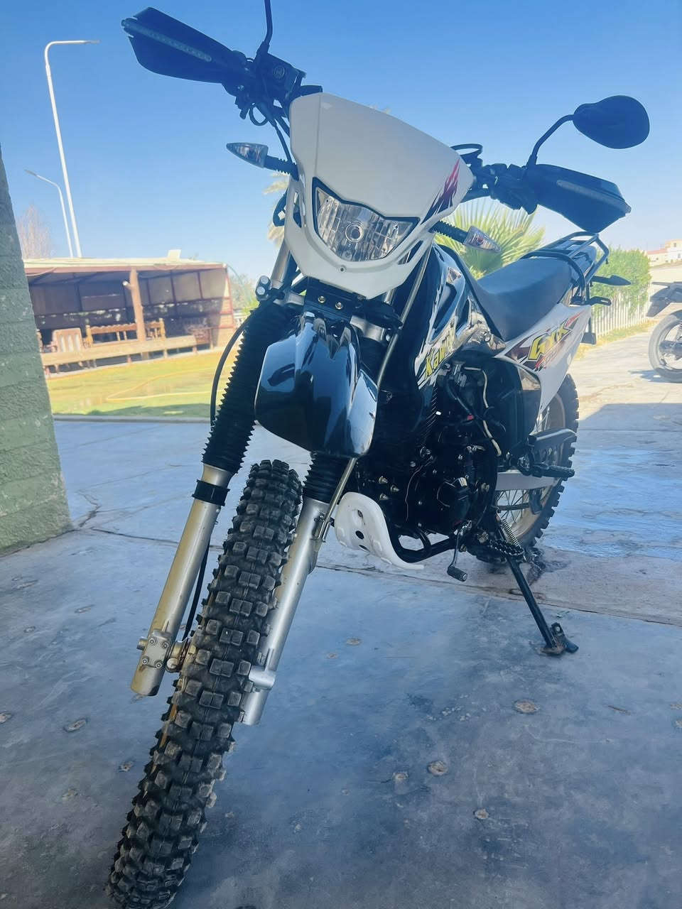 السلام عليكم ماطور قفاز موديل 2025 شرط كله شغال كهربائياته كله شغاله ما ناقصه برقي السعر 1100 هاتف ***********
