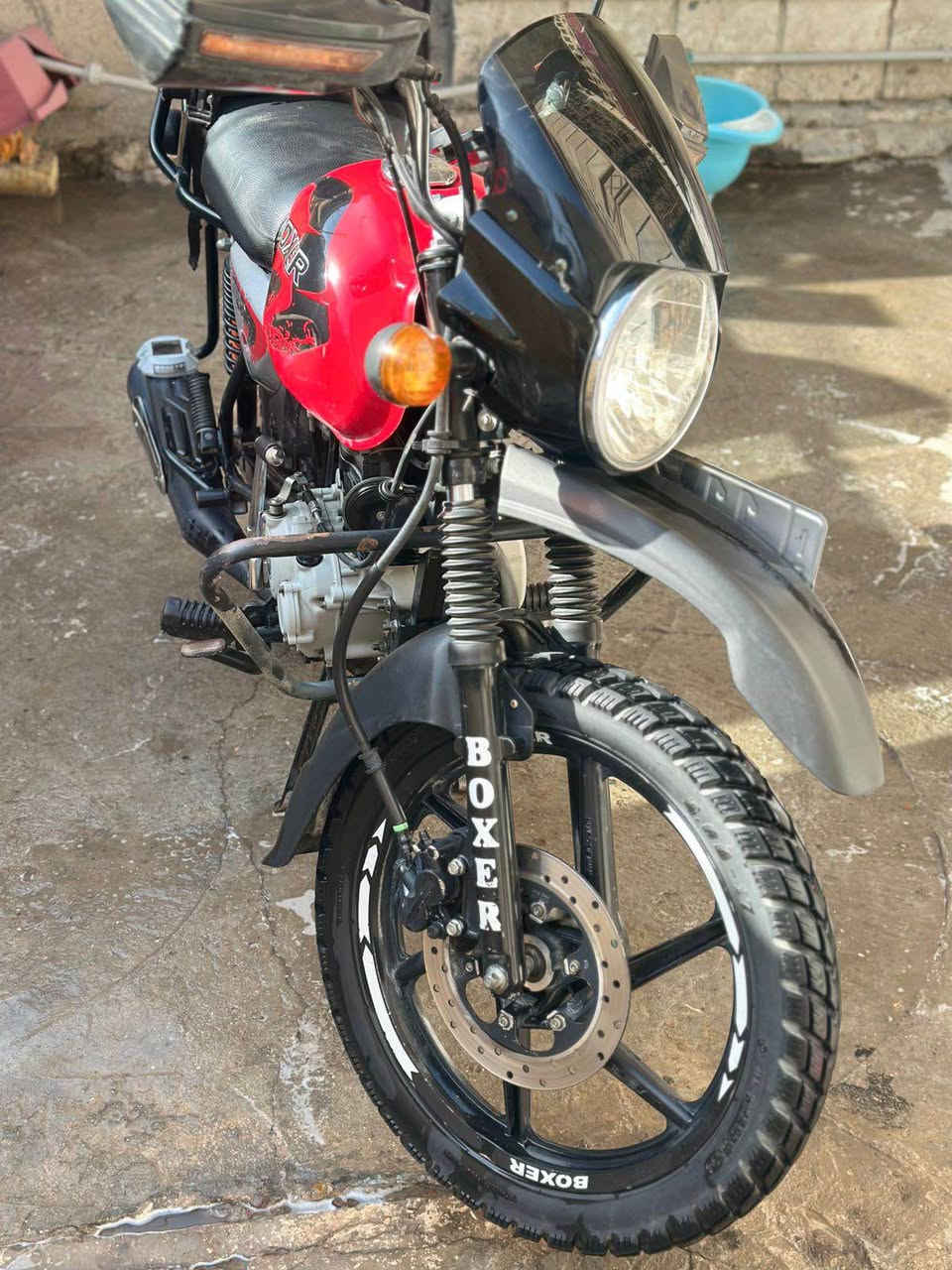 سلام وعليكم بوكسر 2023 مرقم بغداد كاملة مكملة 
تجي شوف بعينك وتفحص و وين متريد نروح و نفحص دراجة وحك جيتك عليه السعر 2400 وبي مجال نفس مكلت اقدر جيتك من تشتري 
*********** 
***********
واتس و اتصال بغداد, العراق
