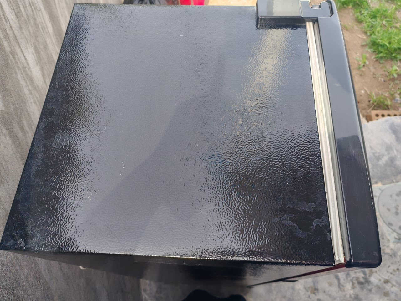 للبيع ثلاجه مستخدمة نضيفه كلش 
شرط الشغل والتجميد 
السعر ١٧٥ 
***********
