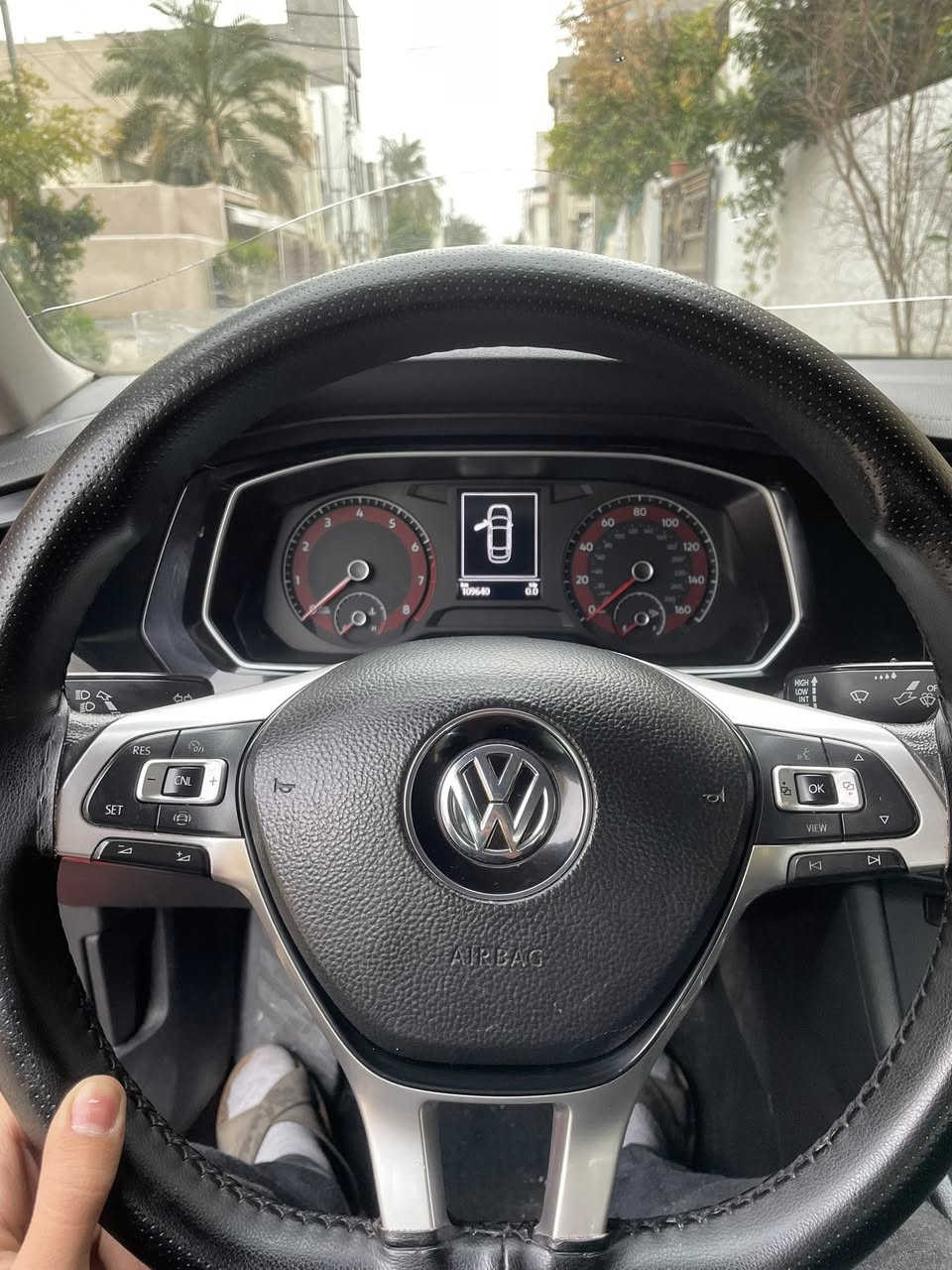 فولكسواكن جيتا 2020 سيارة نضيفه كير محرك خير من الله  شواصي بلاد مصبوغه حزام ماشية ١٠٩ تخم تاير جديد كامل حادثهة موضح بل صور وبيهة هسه شويه رصعات السيارة كامله الحمد لله بس مشكله وحده بيهة اللد النهاري واللد كامل يعني المازدة اليمين طافيه عدل الاشارة شغالة السعر 116 وبيها مجال ان شاء الله مكاني بغداد السيدية رقمي *********** موجود واتساب
