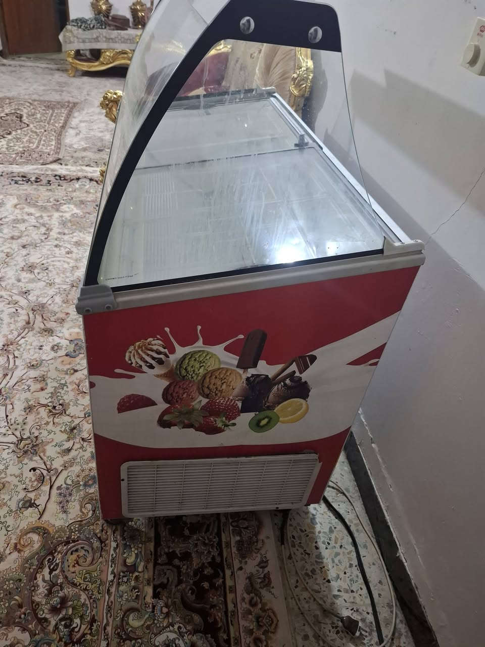 السلام عليكم للبيع تصفيه محل عارضات آيس وشرط جدد استخدام قليل وعارضات كيك قياس ١٨٠ هم استخدام قليل مكاني نجف الاتصال ***********
