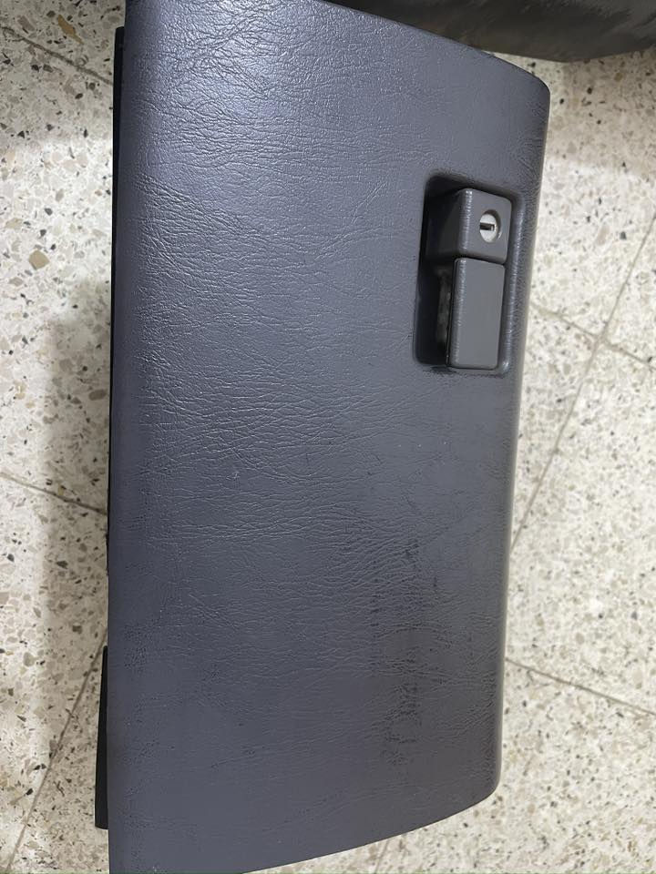 السلام عليكم 
غراض كروسيدا للبيع 
انطي سعر وتعال اخذهن 
العنوان البصره ابو الخصيب 
للاستفسار ***********
