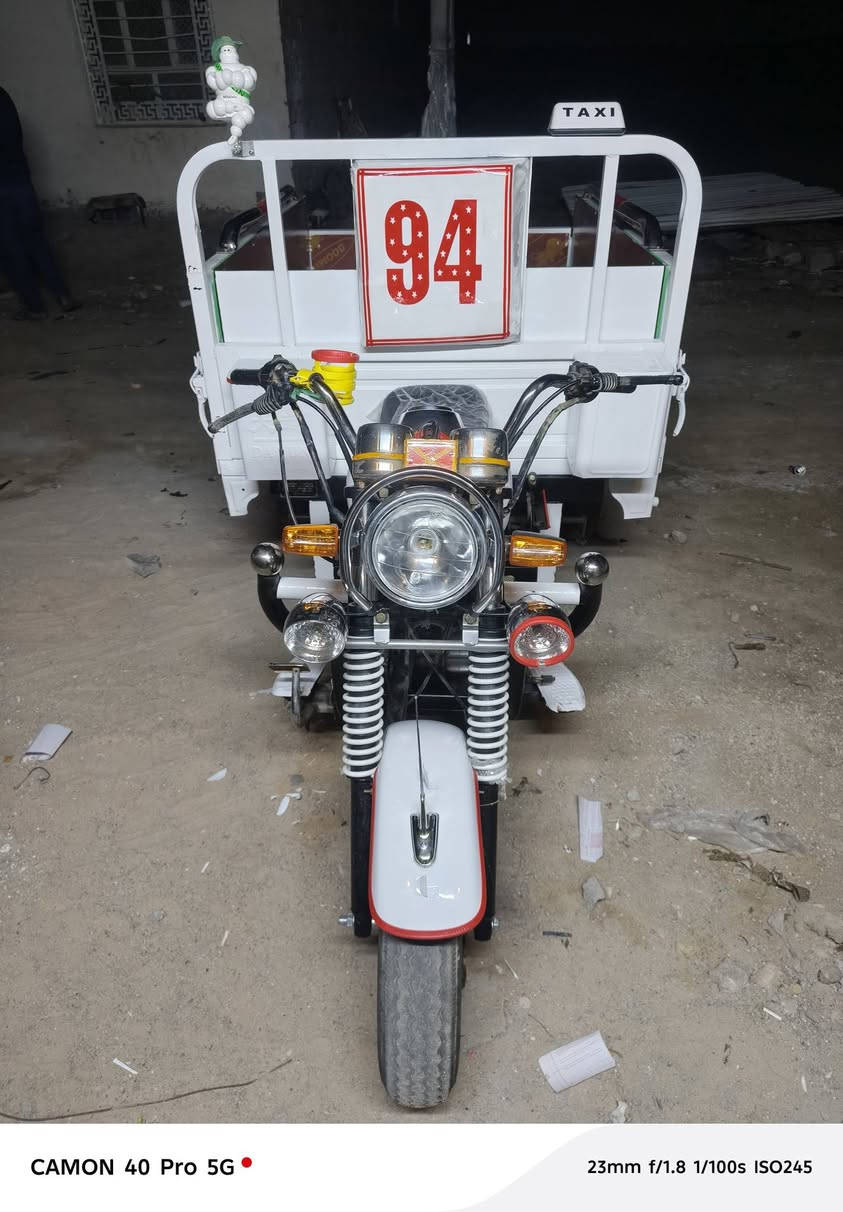 السلام عليكم ستوته دايون موديل 2021/تعمير 26كله جديد ستوته جاهزه وخير من الله برغي ما عوزه. سعره مليون و 850وبيه مجال حك جيه ناصريه مركز. ***********
