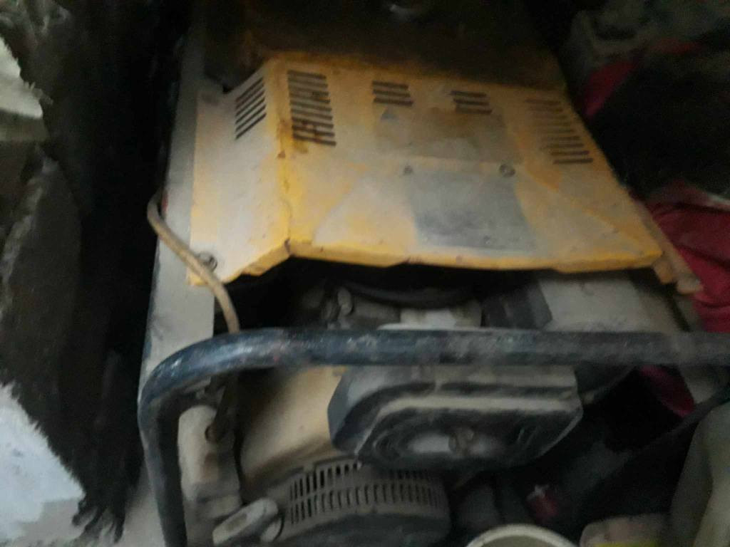 مكينة ومولدة لحام وكهرباء نوعية كام مكشوفة للبيع السعر 350 ألف للإتصال على الرقم 0774 695 2013 موصل, نينوى
