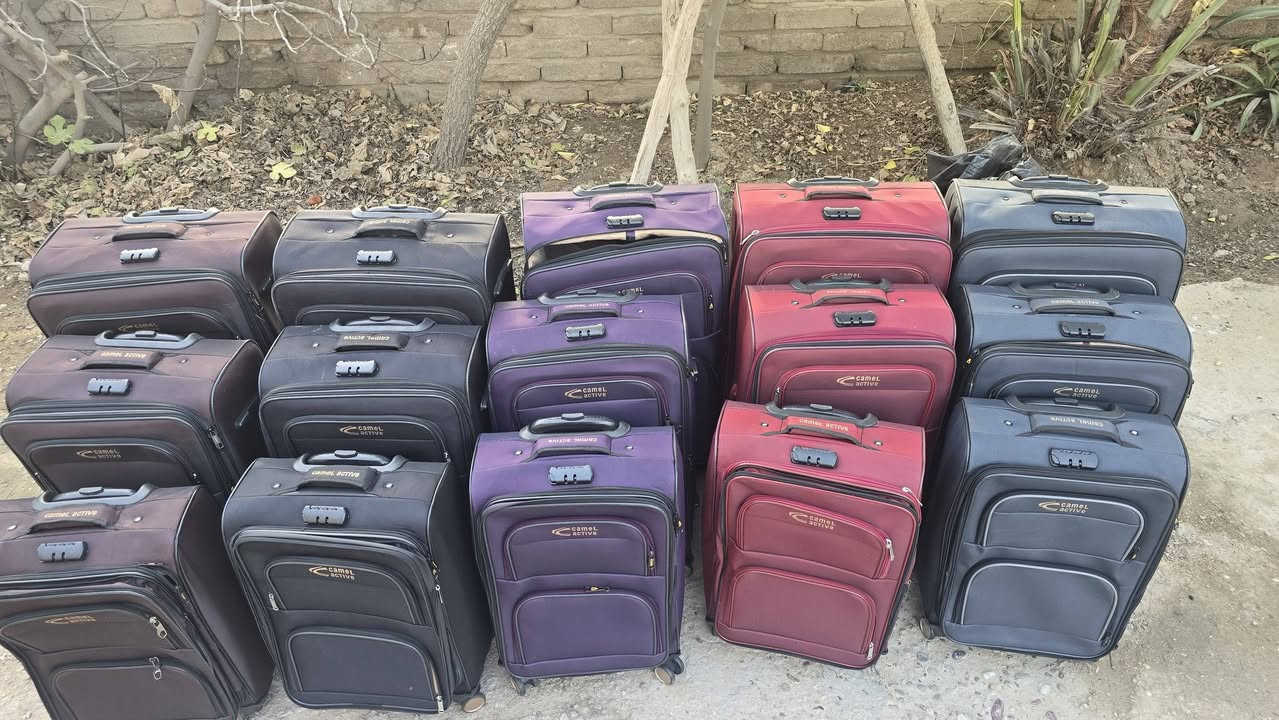 مرحبا
توفرت شروه جنط سفر ٤ تاير قبضات جانبيه  سحاب يتكبر ويتزغر  بحدود ٢٠٠ سيت ثلاثي بكل الاوان 
مكاني بالحله  
واتساب ***********
