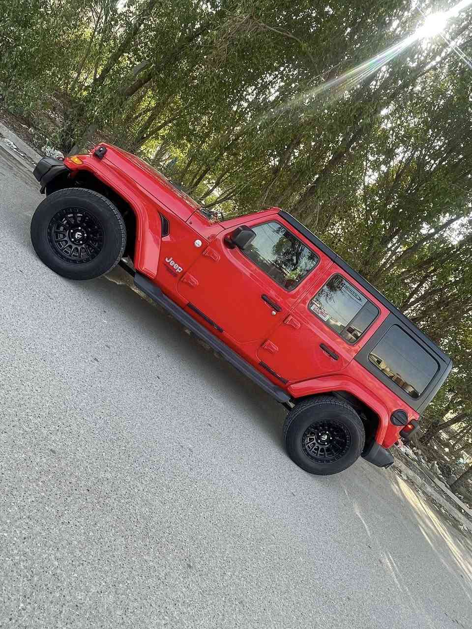 سلام عليكم جيب رانكلر سبورت
موديل 2018 مكينه 2000 تيربو حادثها موضح بالصوره تخم تاير جديد كل نقص مابيها السعر 190 الشراي يتصل غير متواجد ع الفيس الرقم ***********
