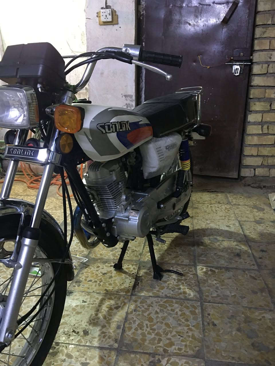 سلام عليكم دراجه للبيع ايراني سونك 4كير
موديل2025 اوراق كامله كمرك مدفوع  

السعر750 الف وشراي يخابر

مكاني بغداد جكوك 

*********** فقط وتساب
