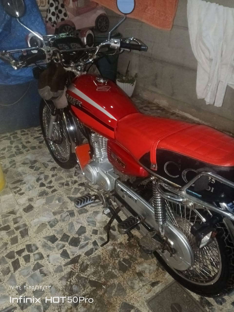 السلام عليكم ماطور تايكر 2023 نضيف برقي ما مطخوخ بي شرط المحرك نضيف السعر// 500 /***********
