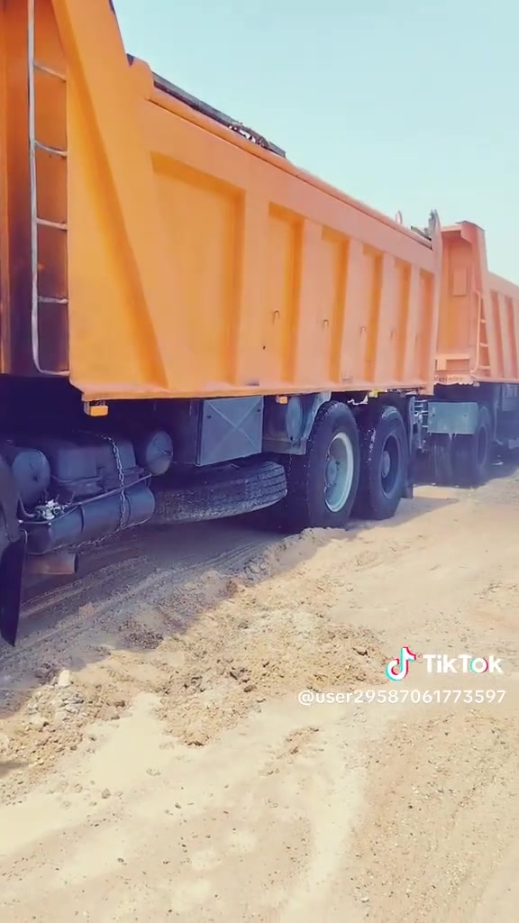 سلام عليكم سياره البيع المديل 98 مكينه44 قطره مقطوره مربوطه رقام نكليزي تخم تاير يساره نضيفه وكبل الشارع سعر خاص ***********
