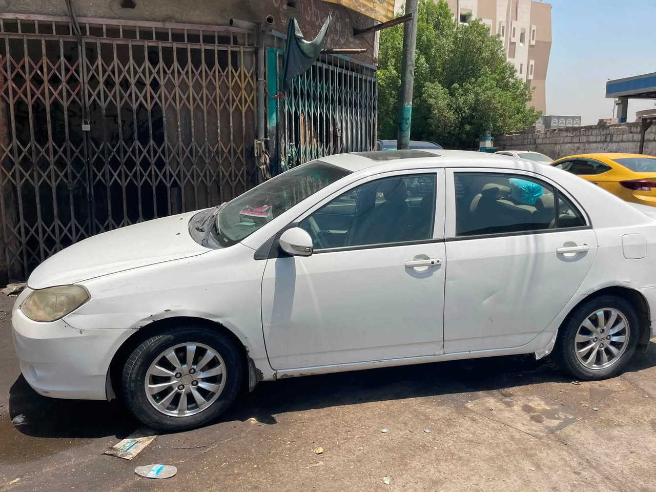 BYD G3 2015 كير أوتوماتيك تبريد شغال ثلج رقم واسط مشروع وطني هزه ماصاقطه  السياره بأسمي سيارة جاهزه بس بيها  خياسات بالداير مكاني بغداد ***********
