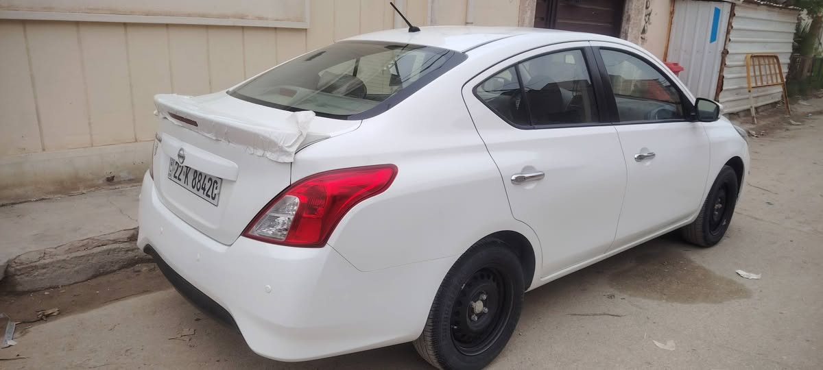 للبيع موديل ٢٤ كفاله عامه بيها سونار ماشيه ٤٧ السعر ١٢٥ وبيها مجال مكان سياره ديوانيه
***********
