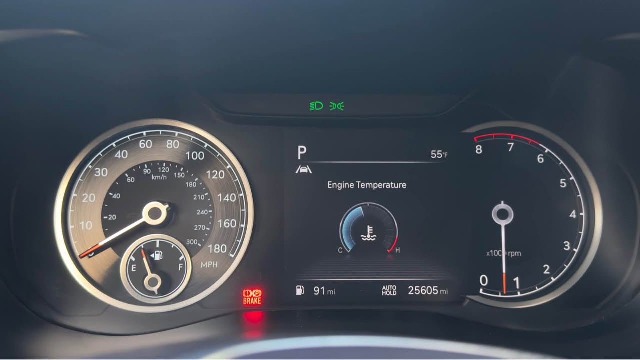 جينيسس g70 موديل 2023

فئة برستيج گرافت

محرك 6 سلندر توربو دفع خلفي 365 حصان

سلايد روف طكتين

ماشية 25 الف 

لون أسود ميتاليك

دفع خلفي / RWD 

وضعيات قيادة (sport plus_ Sport – Comfort – Eco)

شاشة وسطية كبيرة مع نظام ترفيه

Apple CarPlay & Android Auto

كاميرا خلفية + حساسات أمامية

حساسات خلفية

رادار أمامي + رادار بالمري

تدفئة + تبريد بالمقاعد

داخل كريمي 

مقاعد جلد فاخرة

تشغيل بصمة / زر

إضاءة LED أمامية وخلفية

نظام ثبات وتحكم إلكتروني

📍 الموقع: (بغداد /كرادة خارج)

💰 السعر: (26,000$)

 وبي مجال 

‎📞 للتواصل: (***********) بغداد, العراق
