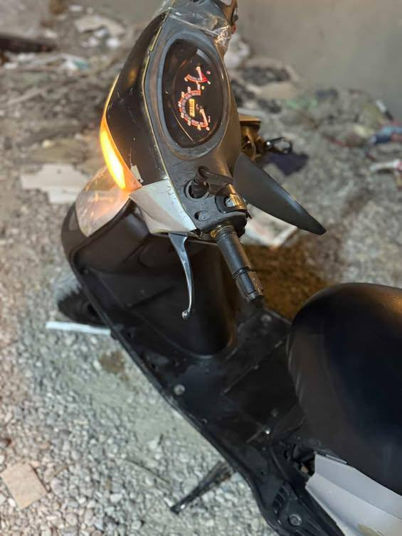 السلاام عليكم دراجه ماكس 140 شغاله دراجه بيها دبلات بلاادي كور  بلاادي بجم ياباني مختم دراجه مفتوحه بس قويه كلش دراجه بيها شلعه معدال وسعر325وبي مجال تواصل***********
