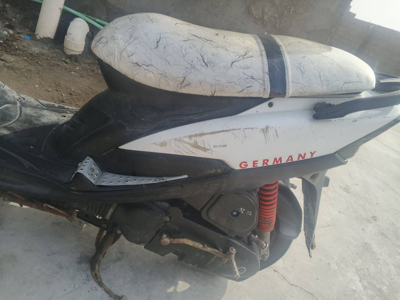 ماكس عدله للبيع
مفتوحه مرتين 
مبدله كابريته 
نضيفه شوفت عينكم 
سعر 450الف وبيه مجال لشرايي 
مكان البصره الهارثه مفرق سيد طاهر عمود 252
الرقم موبايل ***********
