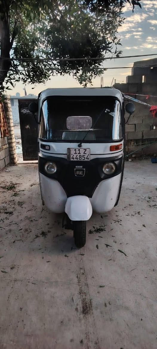 السلام عليكم تكتك للبيع موديل 20 بيها بارد بليسرى ودوس معمره مكينه مجفته تجفيت مظبوط التكتك خير من الله سنويه جديده ورقم انكليزي بغداد شرط التحويل مكاني بغداد بوب الشام رقم الهاتف *********** السعر 6 ونص وبيها مجال
