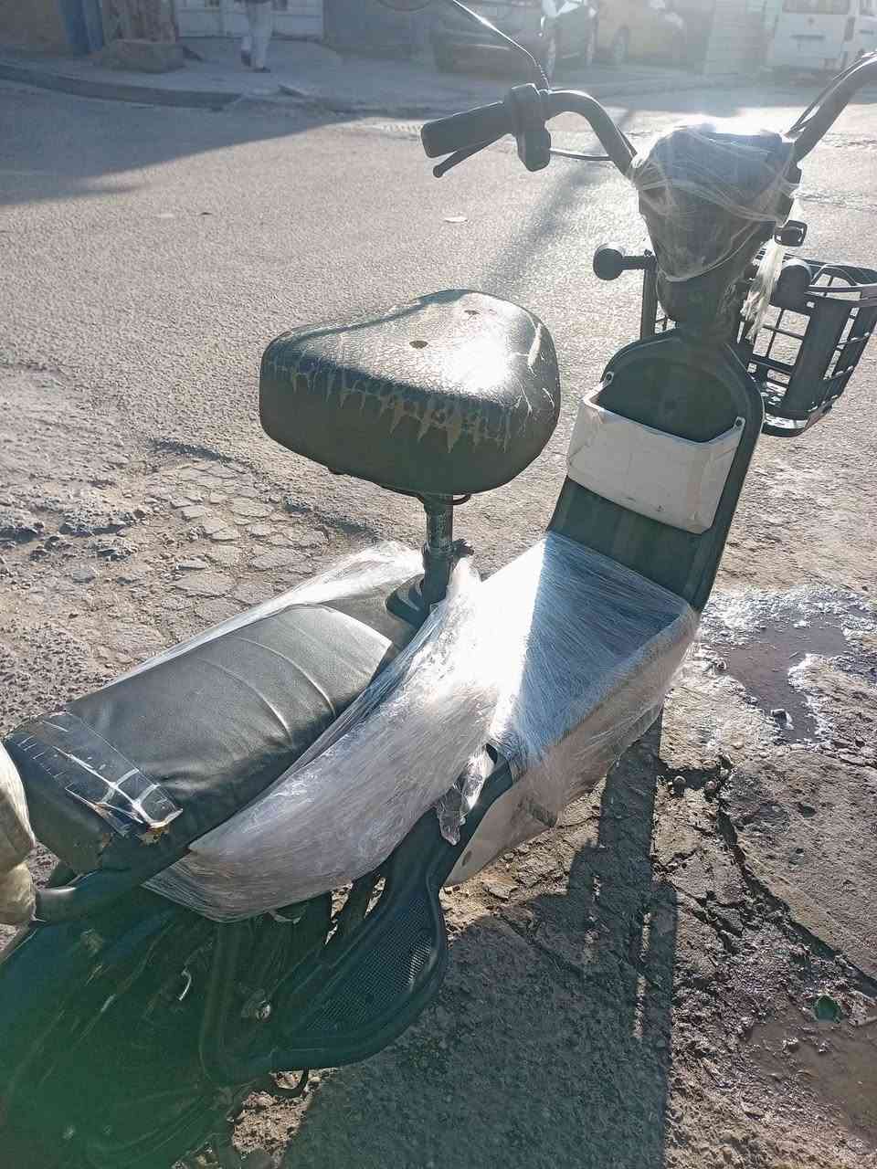 السلام عليكم دراجه شحن للبيع اربع بطاريات دراجه نضيفه حجم 18
السعر 175و بيه مجال للطيبين 
المكان بغداد البلديات حي الضباط 
للستفسار ***********
واتساب فقط
