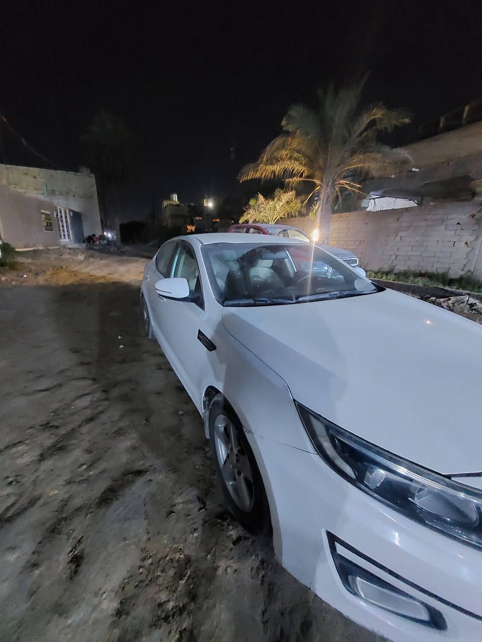 السلام عليكم وبتمه مريكي 
موديل 2014شكل2015
بسمي السياره صارله عندي8سنوات ضربته بنيد بس ومبدل غيره مكفول السياره عنواني ذي قار سوق الشيوخ ***********السعر$135
