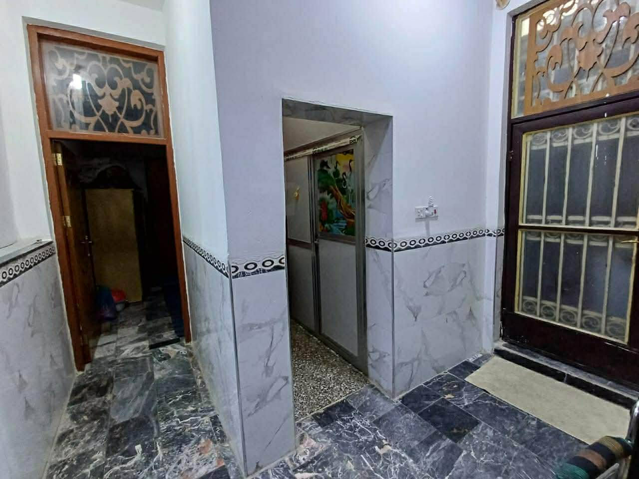 دار للبيع بابل حله حي الزهراء شارع الغسل المساحه 210الطابق الارضي صاله وكندور ومطبخ وغرف مجمع صحيات دخليه وخارجيه  بناء 2019  مكتب علاء للعقارات حله نادر شارع الخدمي فرع اسواق الجمل التصال عله الرقام التاليه *********** /***********
