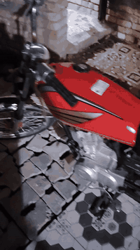 سلام عليكم بدون شاصي 
تعمير 25البيع 

محرك مبدل ولفات بس 

السعر 300وبيهن مجال 

كوت مركز المدينة 

***********بي وتساب
